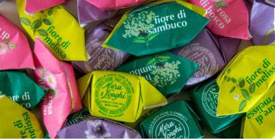 Caramelle Quadre Miste ai fiori del benessere 500 gr. Mera e Longhi